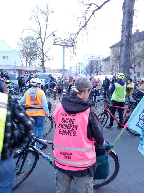 Fahrrad-Demo in der Ollenhauerstraße (Reinickendorf)
