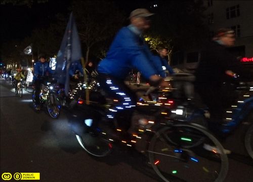 Jährliche ADFC-Lichterfahrt parallel zum Festival of Lights Berlin 2025